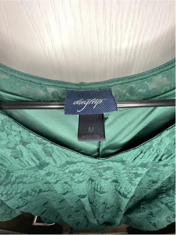 Daytrip Green Boho V-Neck Lace Overlay Short Sleeve Blouse - Image 3