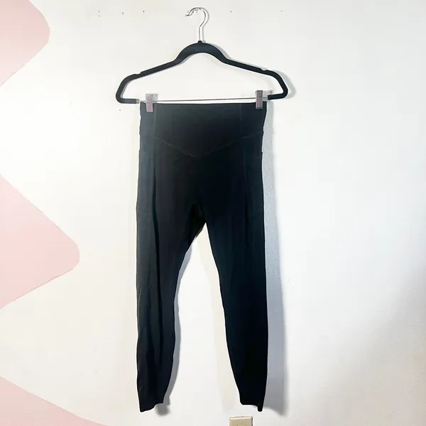 HALARA Black Ultrasculpt Scrunch Butt Medium High Waisted‎ 7/8 Length Seamless - Image 3
