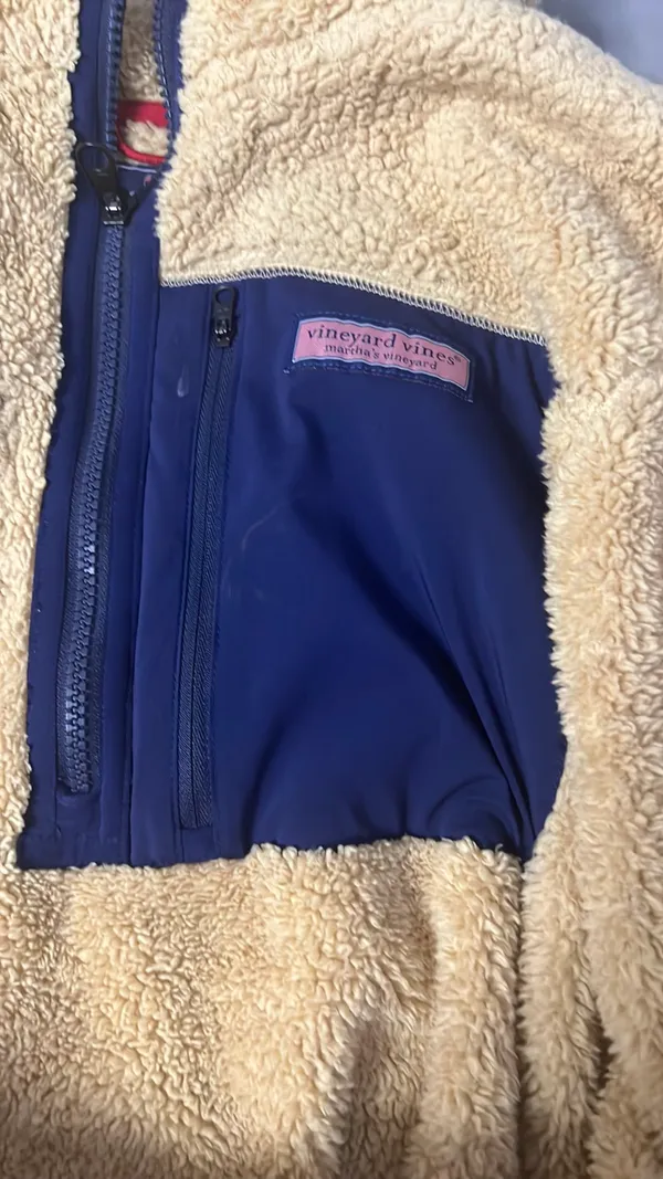 Vineyard Vines Sherpa pull over - Image 3