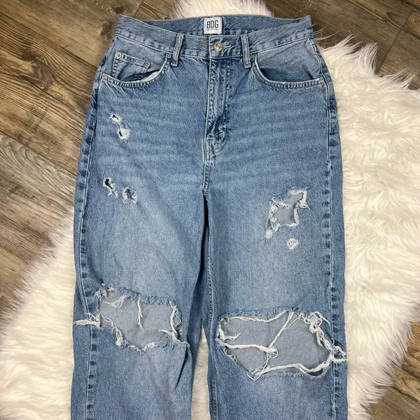BDG High-Rise Baggy Ripped Jeans - Image 4