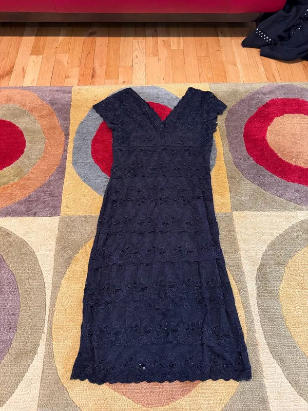 Marina Black Lace Beaded Cocktail Dress Cap Sleeves Approx Knee Length Size 8 - Image 4