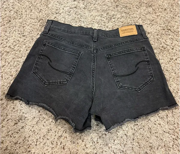 Levi’s Jean Shorts - Image 2