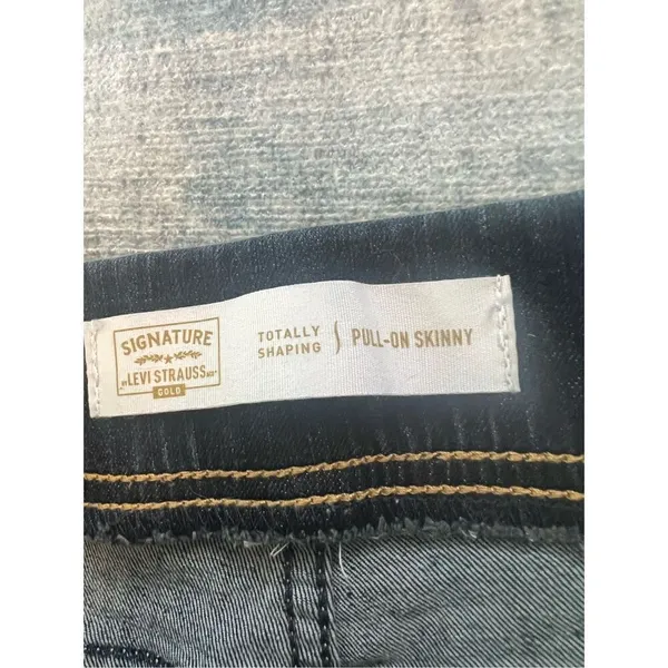 Levi's Levi Strauss Signature Dark Wash Totally Shaping Pull On Skinny Jeans 34 x 28 - Image 3