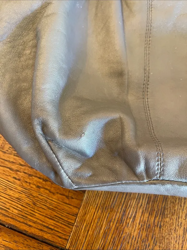 Hobo Giorgia Tote Silver Taupe - Image 6