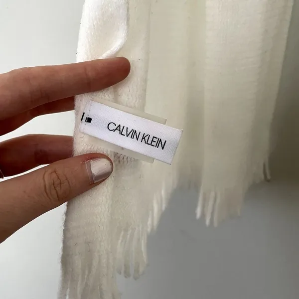 Calvin Klein white comfortable winter fall scarf warm soft style delicate‎ - Image 5