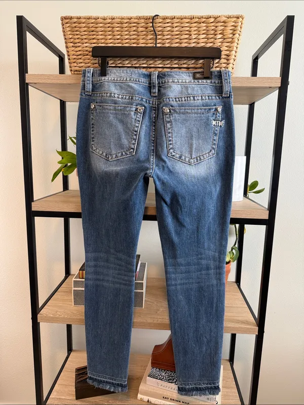 Miss Me Heaven Mid-Rise Skinny Distressed Raw Frayed Hem Jean, 31 - Image 4