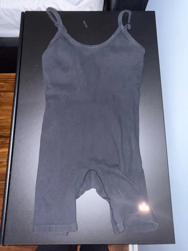 Alo Seamless Ribbed Mellow Onesie - Black - Image 4