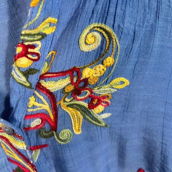 Fig and Flower Blue Floral Embroidered Roll Tab Button Down Top Large Boho L - Image 4