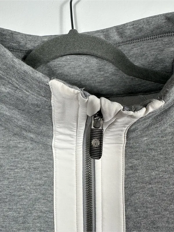 Lululemon‎ Light As Warmth Jacket Womens 6 Heather Gray White Full Zip - Image 7