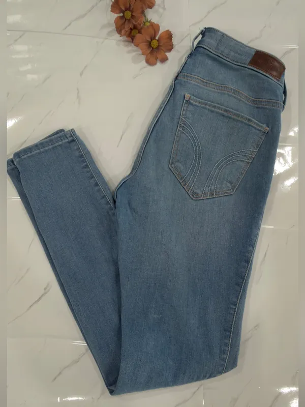 Hollister Light Wash Distressed Skinny Jeans - Image 2
