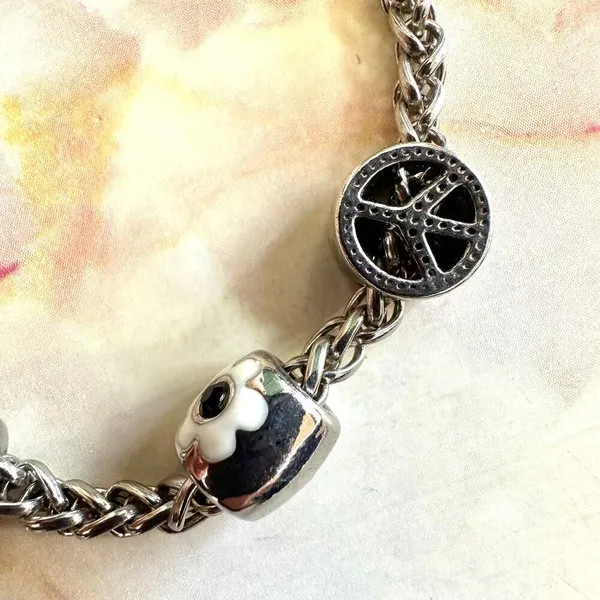 Silver tone bird flower peace owl charm bracelet - Image 4