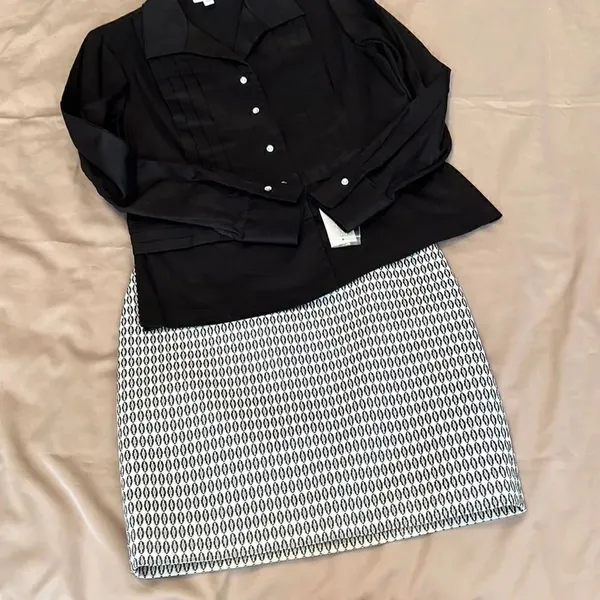 Ann Taylor gorgeous sz 2 black & white side zip fully lined straight skirt EUC - Image 2