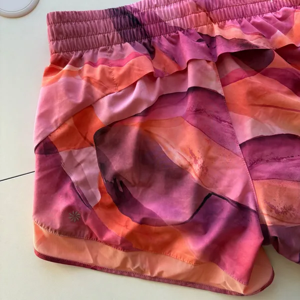 Athleta Printed Mesh Racer Run Short‎ 4" Pink Orange Abstract Leaf Size S - Image 4