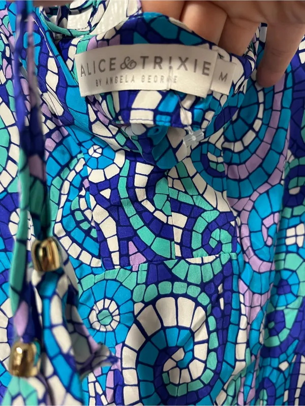 Alice & Trixie Mosaic Print Silk Blouse size medium - Image 5