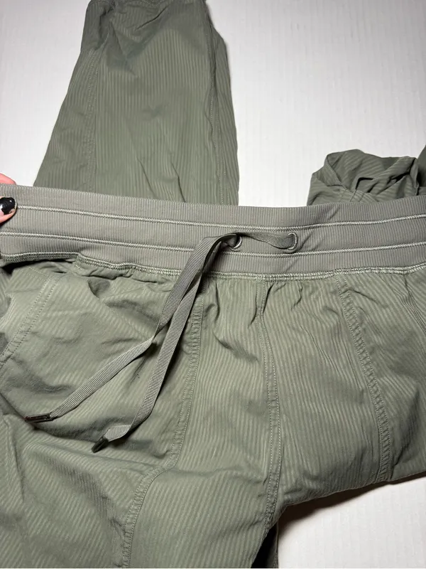 Lululemon Dance Studio Cargo Pants 28" - Image 4