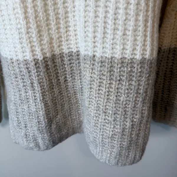 Abercrombie & Fitch Womens Colorblock Turtleneck Sweater Cream‎ Beige SmallNWT - Image 5
