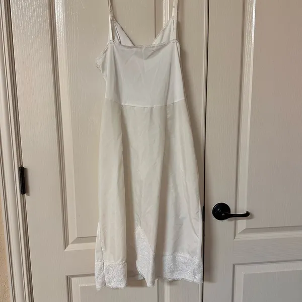 Vintage White Lace Trim dress - Image 4