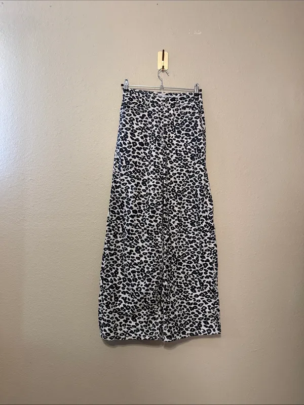 Zara Z1975 Wide Leg Animal Print Jeans Size 2 - Image 2