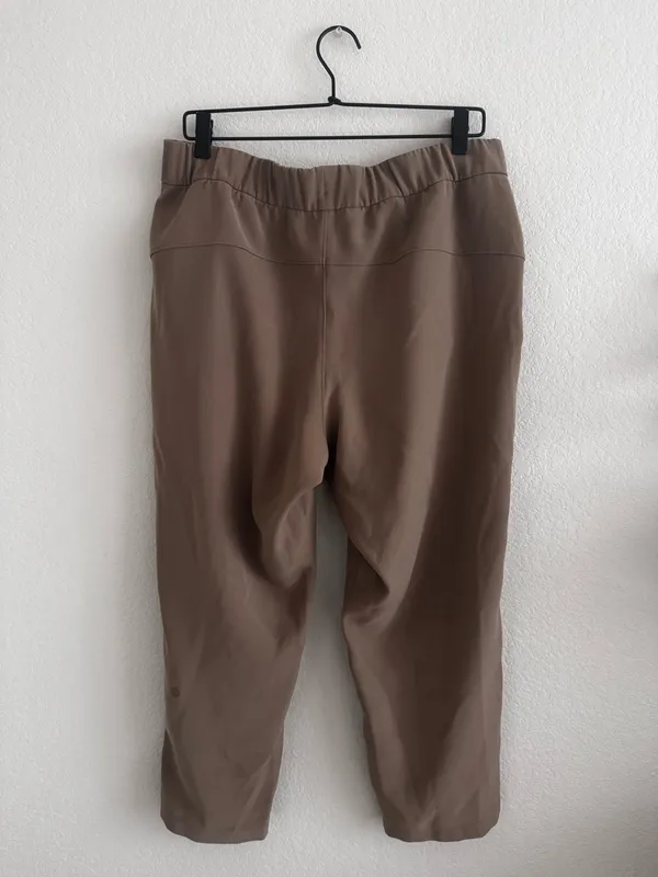 Lululemon On The Fly Crop *Woven 23” 12 Frontier - Image 4