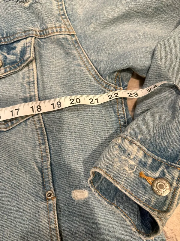 Old Navy Distressed Denim Jacket Light Wash - Image 5