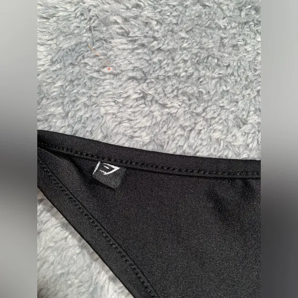 Gymshark sports bra black - Image 4