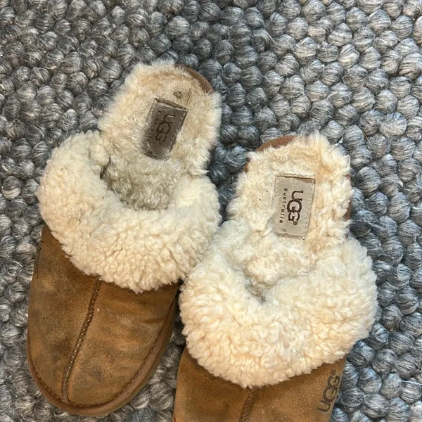 Ugg Australia Scuffette Slippers Authentic in Chestnut Size 7 - Image 3
