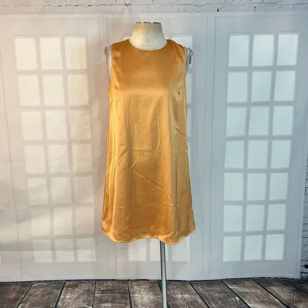 Lulu’s Chic Peak Light Orange gold Satin Sleeveless Shift Dress size small - Image 4