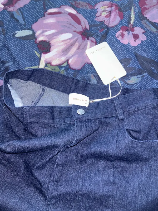 Boutique Wisteria Lane flare Jeans - Image 6