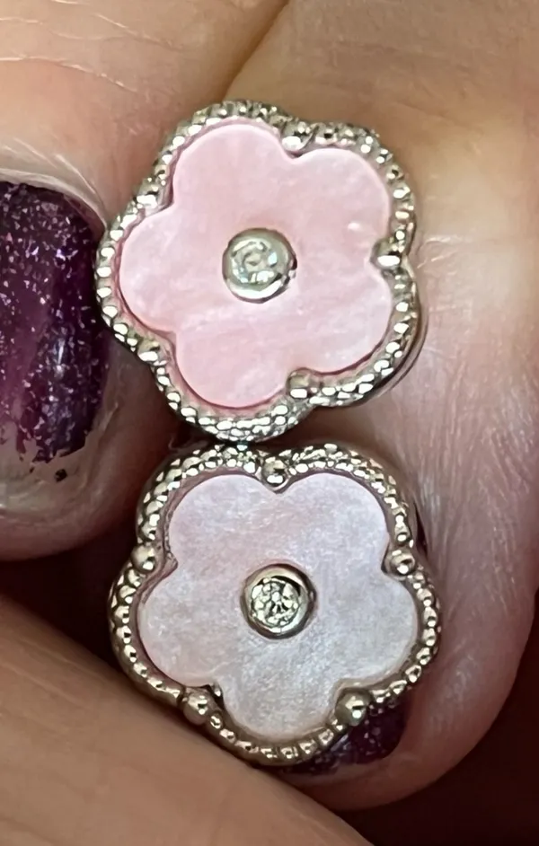Pearlized Clover Earrings - Image 3