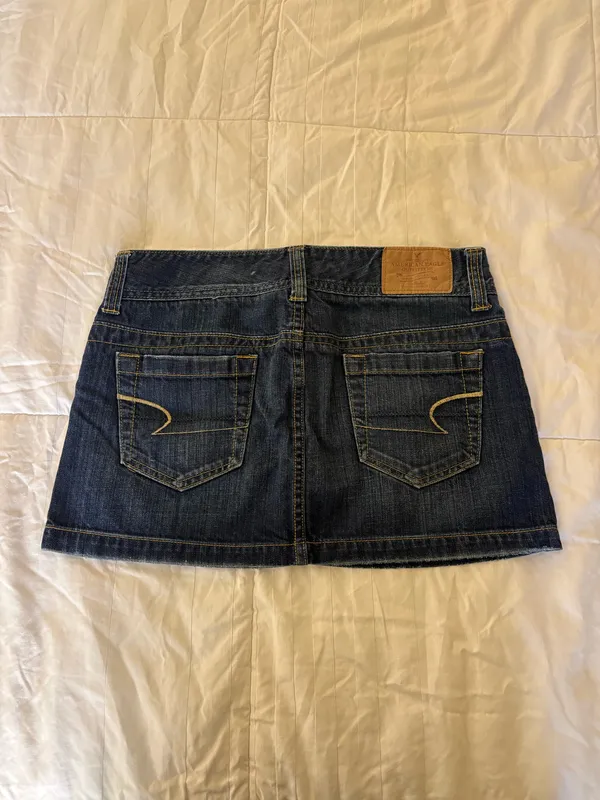 Low-Rise Mini American Eagle Skirt Y2K Denim - Image 2