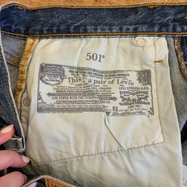 Levi's 501 Original Denim Shorts Womens 28 Distressed 2.5"‎ Festival Dark Wash - Image 5