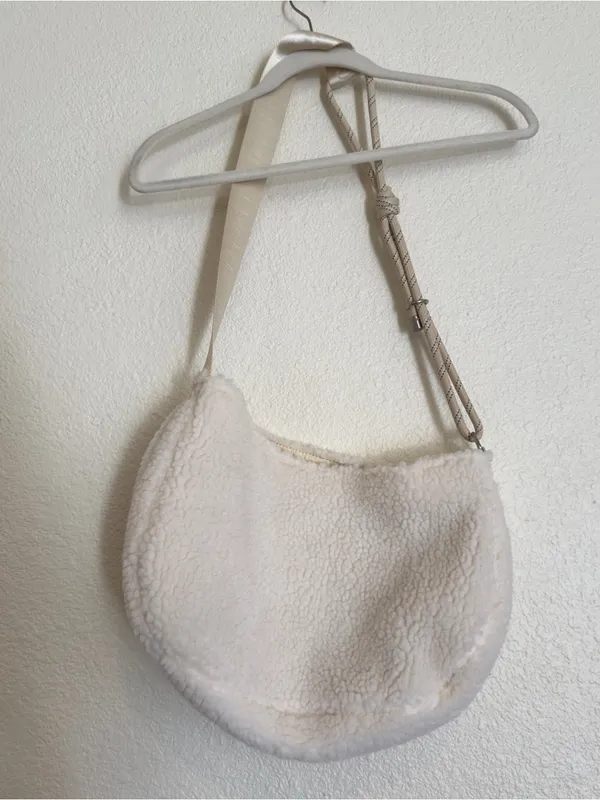 NWOT free people slopes Sherpa sling bag - Image 6