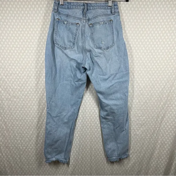 Abercrombie &‎ Fitch Light Wash Curve Love High Rise Mom Jeans - Image 6
