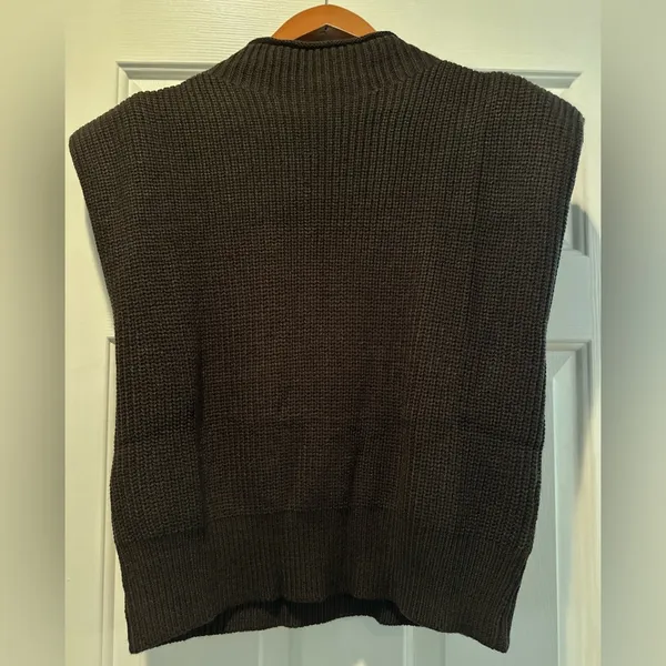 Sofie The Label NWT  size M brown sweater - Image 4