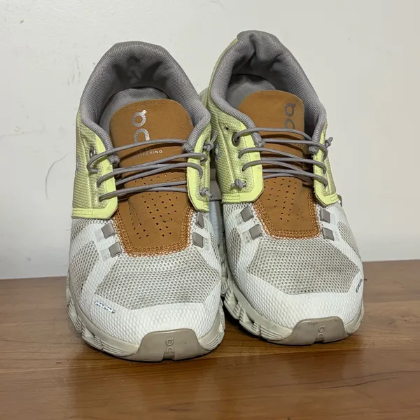 On Running Cloud 5 Hay Ice Yellow Brown Running Shoes 59.98362 Womens 7 - Image 4
