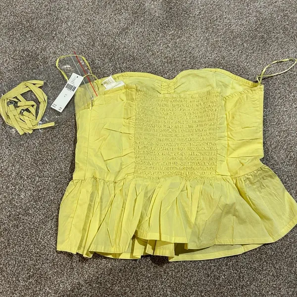 Anthropologie Women's Yellow Crop-top - Image 2