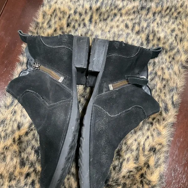 UGG AUREO SUEDE BOOTIES - Image 5