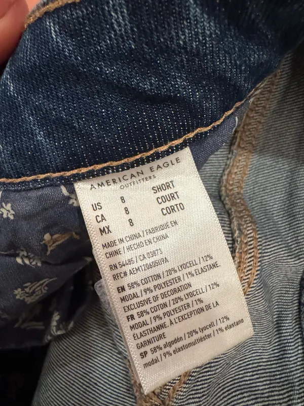 American Eagle ripped Jeans  - Image 4