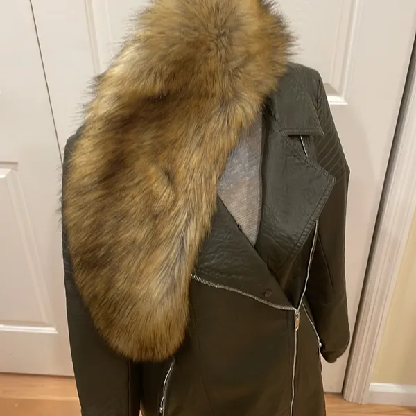 Love Token olive green vegan leather with faux fur removable collar moto jacket - Image 8