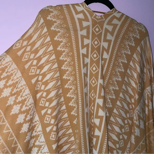 Charming Charlie Knit Ruana Boho Aztec Print Open Front Cardigan Shawl - Image 7