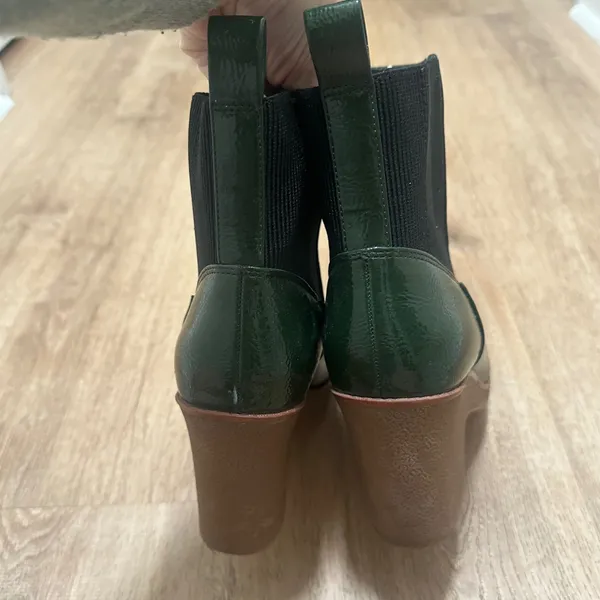 Aerosoles | Women's Dark Green Crinkle Wedge Chelsea Pointed Toe Ankle Boot, 10M - Image 5