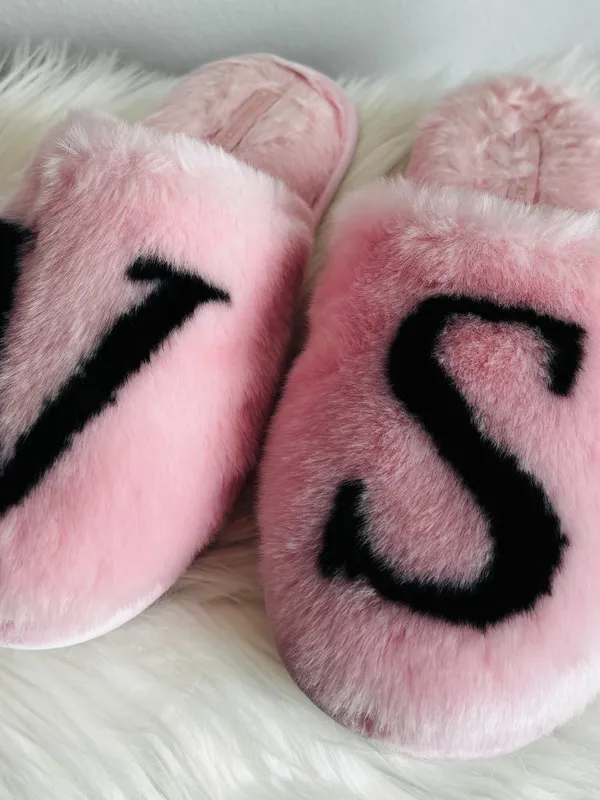 Victoria's Secret women's slippers in size M - Image 3