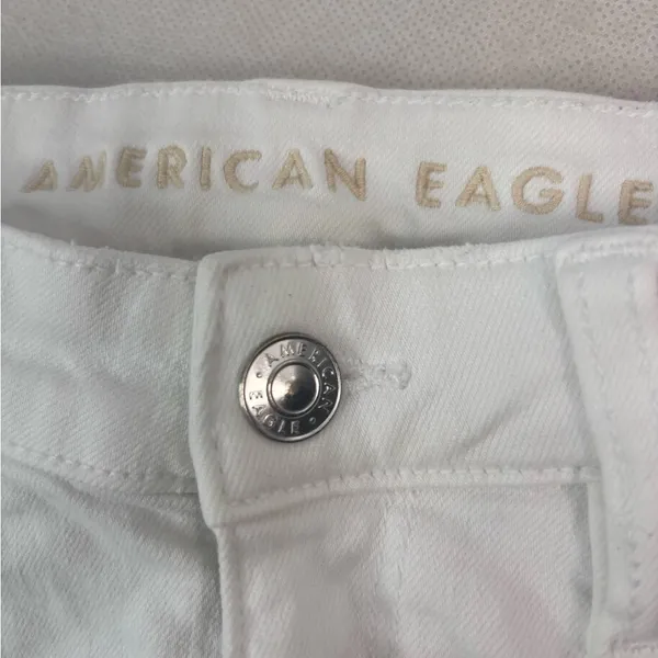 American Eagle Outfitters 6 28 Hi V-Rise Shortie Distressed Denim Shorts White - Image 4