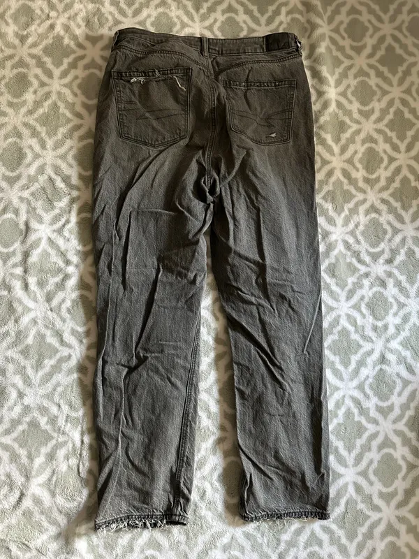 American Eagle Outfitters Mom Jeans - Image 2