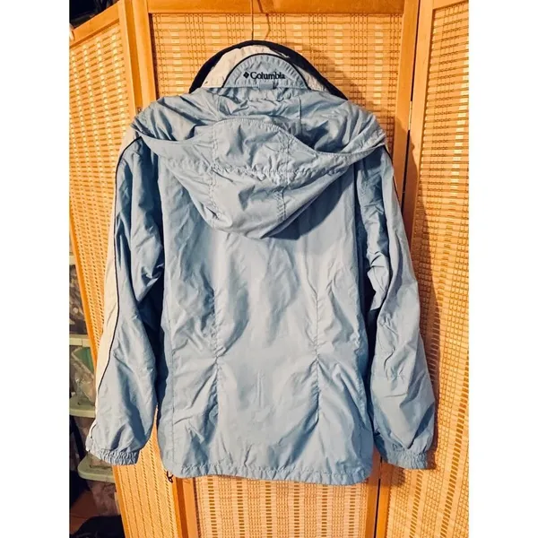 Columbia Sportwear Company water resistant rain light blue hooded Jacket coat - Image 9