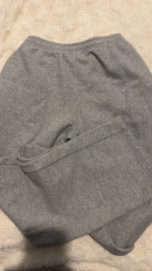 Nike sweatpants - Image 4