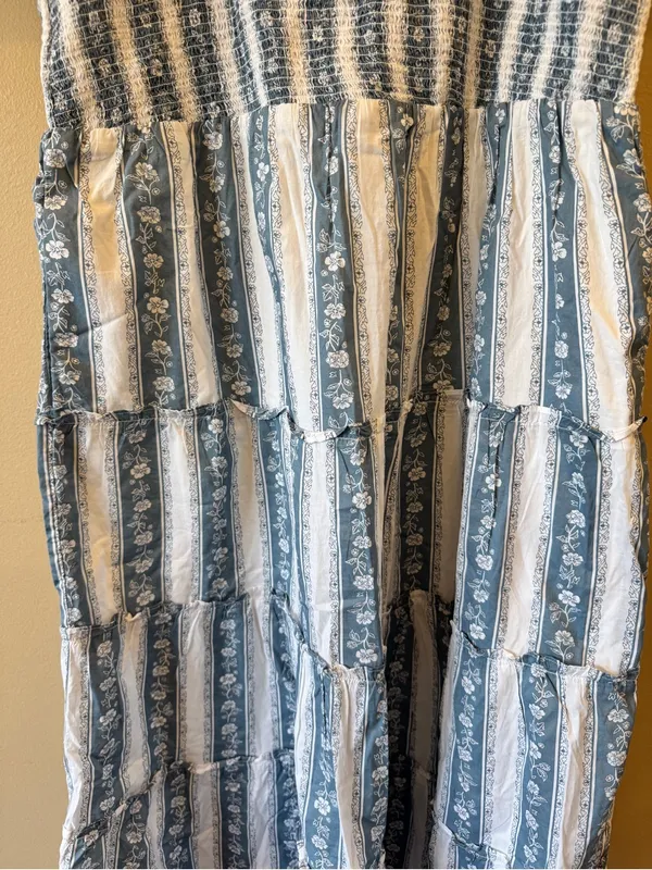 J. Crew blue Floral Smocked midi dress size large - Image 4
