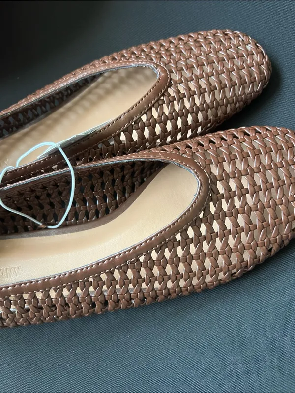 Old Navy Lattice Ballet Flats - Image 5