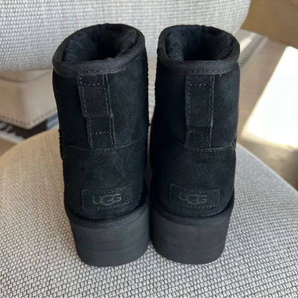 New Anthropologie + UGG Classic Mini Platform Boots - Black - Image 7