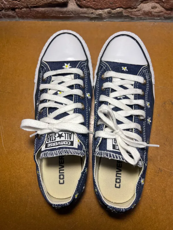 Converse Chuck Taylor with daisies - Image 6